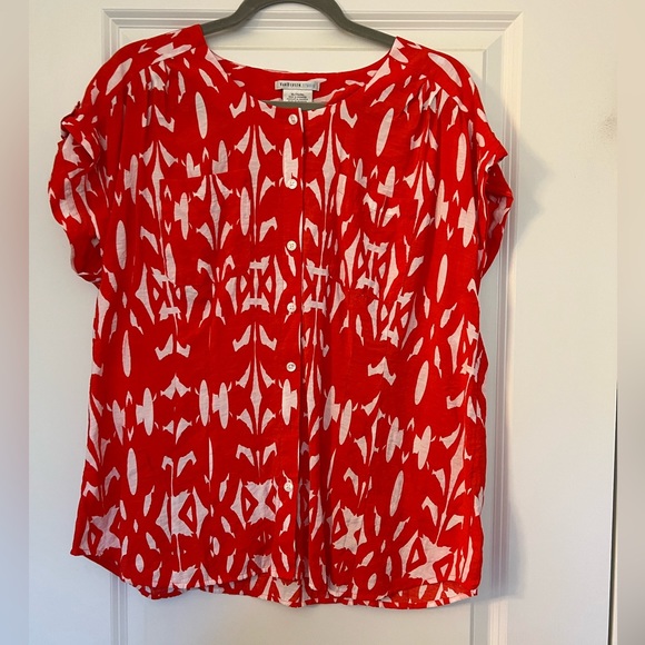 Van Heusen Tops - Great condition ikat summer shirt sleeve blouse